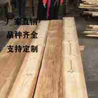 太仓木业2.5米、2.7米、2.8米、3米、3.5米辐射松无节材木方木材厂家直销价格优惠