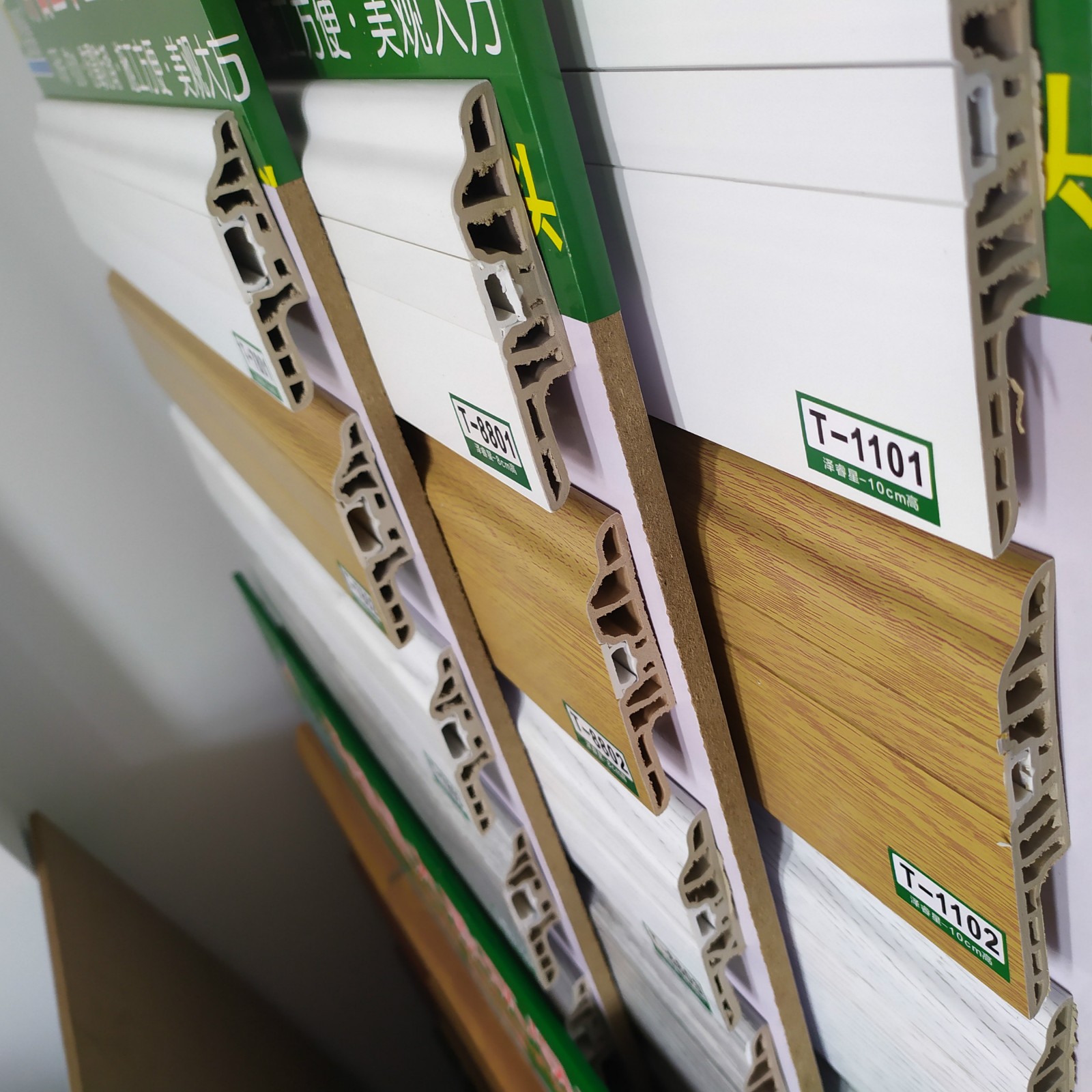 佛山批发防水pvc踢脚板 木纹灰地脚线遮钉塑料脚线白色墙角线图5