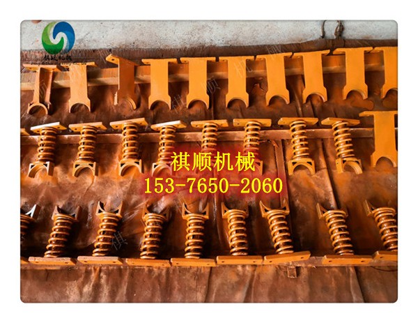 GLD2000甲带给煤机托辊承重托辊159*1100图1